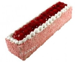 Özenle Hazırlanmış 4-6 Kişilik Çilekli Baton Isparta pasta